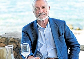 Arturo Pérez-Reverte, durante la presentación de la novela en Grecia.