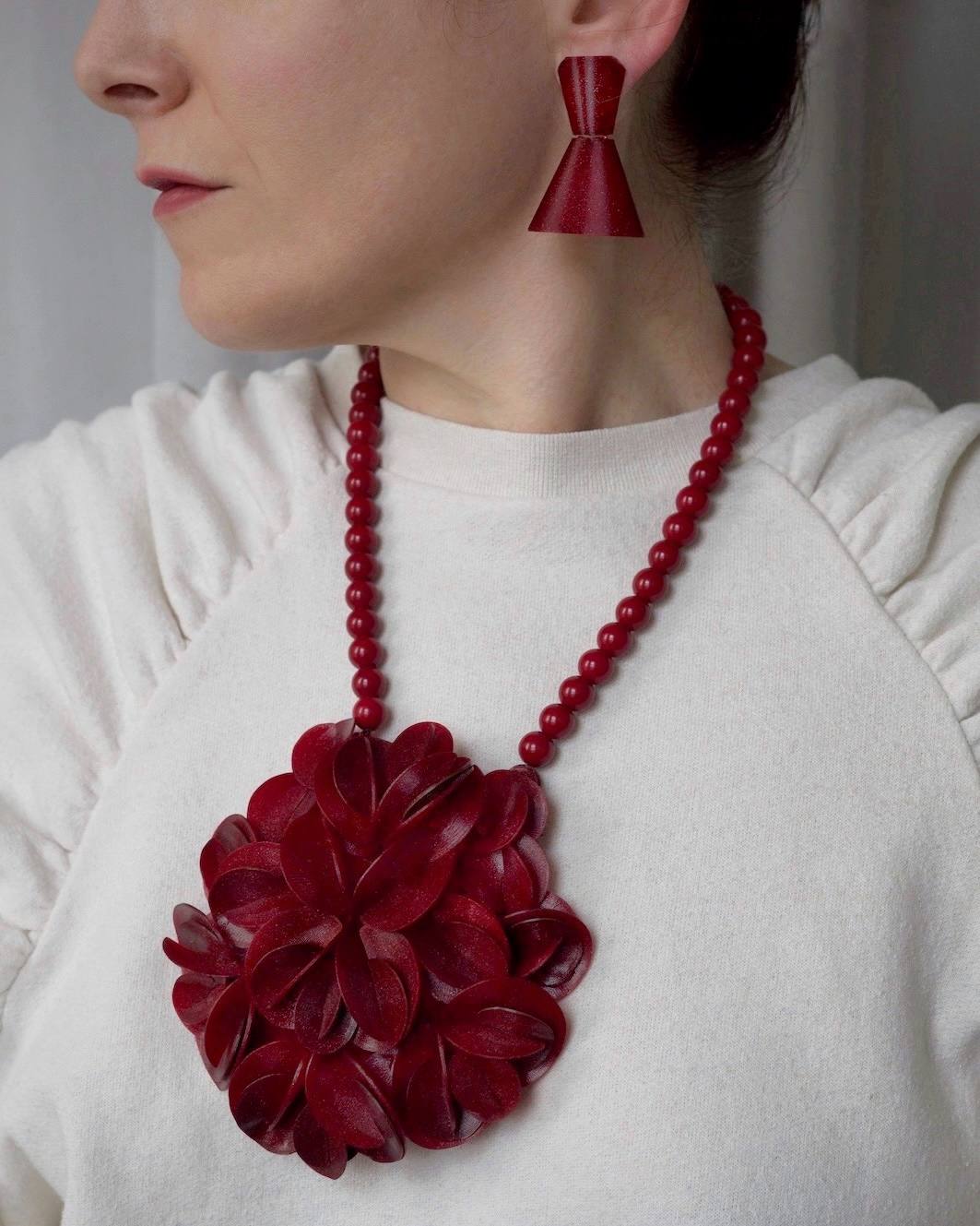 Las joyas alucinantes que crea Sara en su taller de Plentzia (y fascinan en Nueva York)