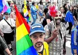 Los participantes acabaron la manifestación frente al Ayuntamiento bilbaíno.