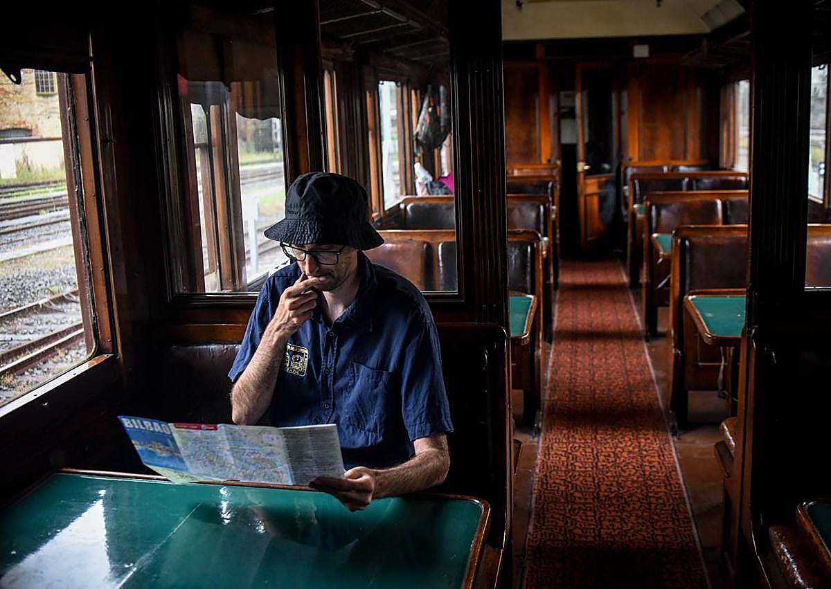 Imagen secundaria 1 - Los viajeros, disfrutando del trayecto. 