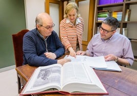 Félix Ruiz de Larrinaga, Laura García Ricobaraza y Juan Manuel Ochoa de Aspuru.