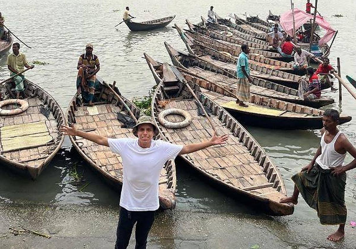 Reaparece Oscar Curi, el influencer al que dieron por muerto tras probar comida callejera en India