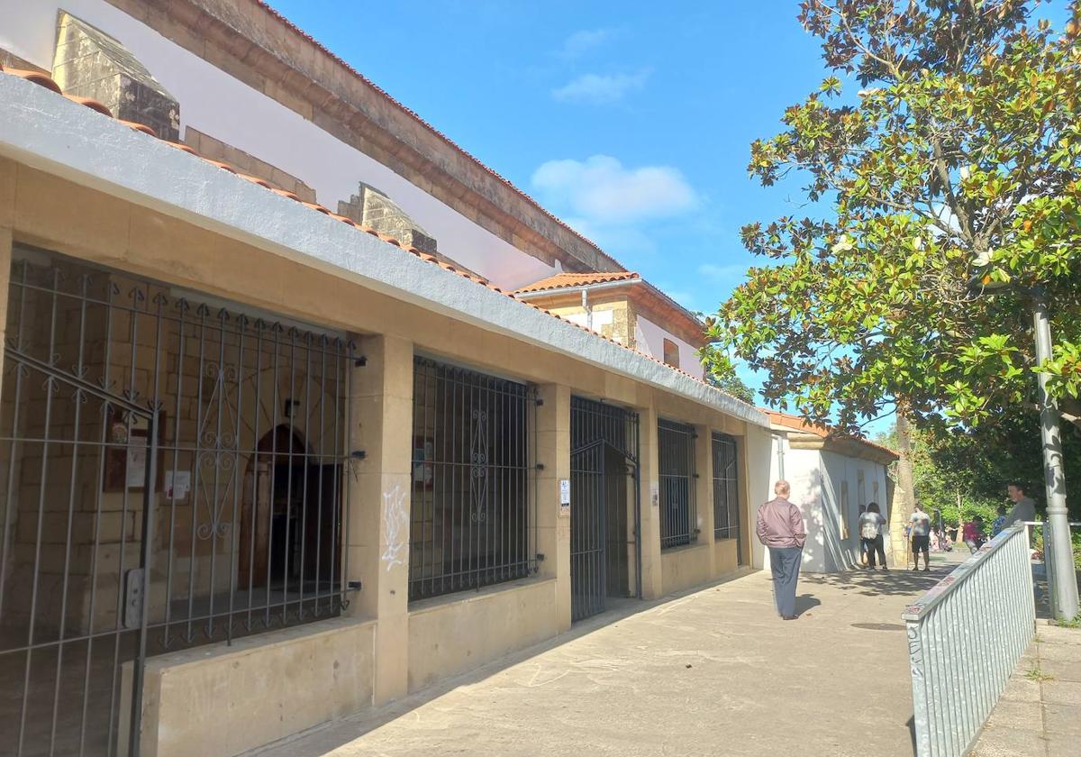 Iglesia de Sopela, de la que es párroco Borja Uriarte.