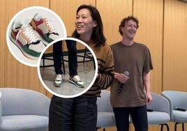 Mark Zuckerberg soprende con las zapatillas 'made in Spain' que se pueden comprar en Bilbao.