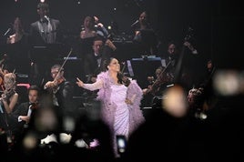 Isabel Pantoja en uno de sus conciertos