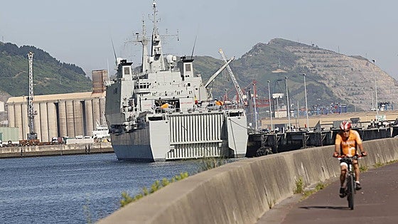 Cuándo se podrán visitar los tres navíos de la Armada en Getxo