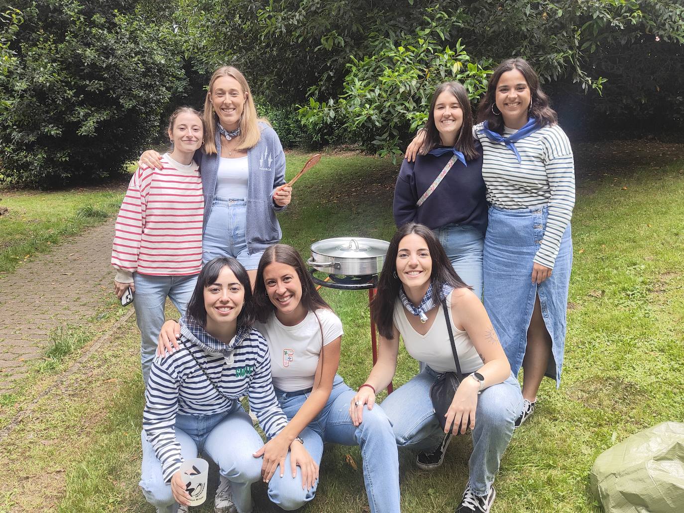 Una cuadrilla de amigas participa en la nueva modalidad del concurso