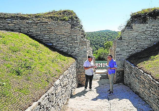 Poterna. Esta puerta se ha acondicionado para facilitar las visitas.
