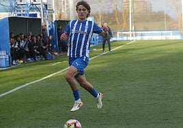 Julen Jon Guerrero, en un partido con el filial.