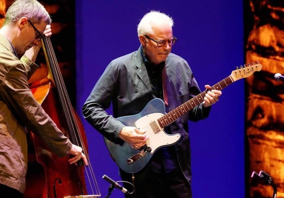 Bill Frisell y su Telecaster azul.