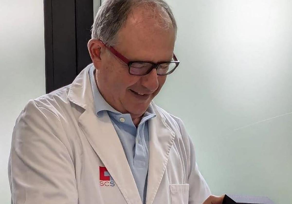 Se jubila el médico de familia de Noja que ha cuidado de sus vecinos durante 40 años: «Muchos ya son amigos»