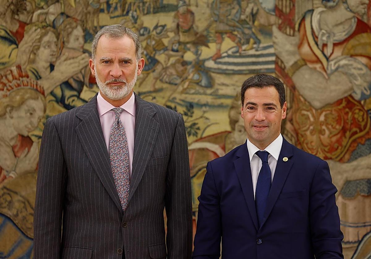 El Rey Felipe VI y el lehendakari, Imanol Pradales, durante su encuentro.