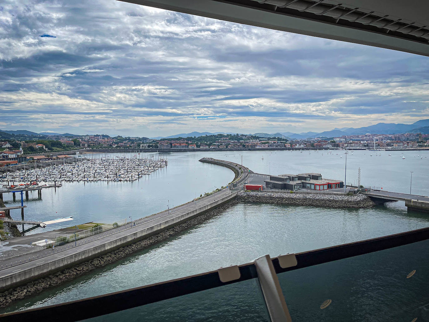 Lujo en altamar: así es el glamuroso crucero atracado en Getxo