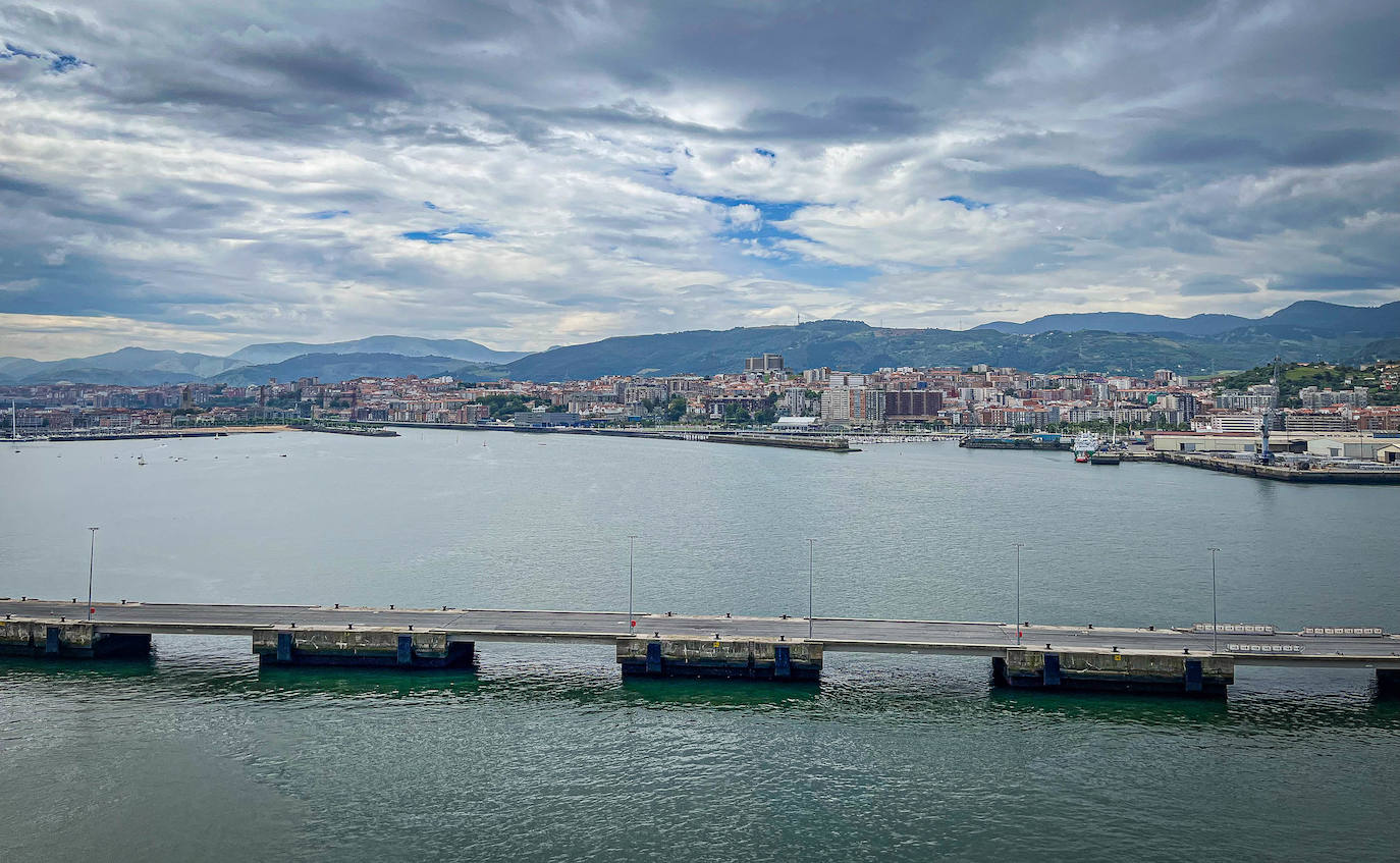 Lujo en altamar: así es el glamuroso crucero atracado en Getxo