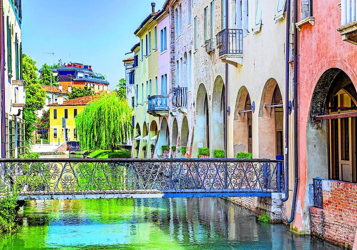 Puente sobre uno de los canales de Treviso.