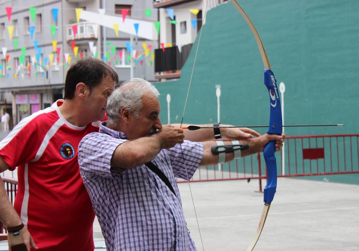 Diversos colectivos deportivos ermuarras incluyen un acto en fiestas.