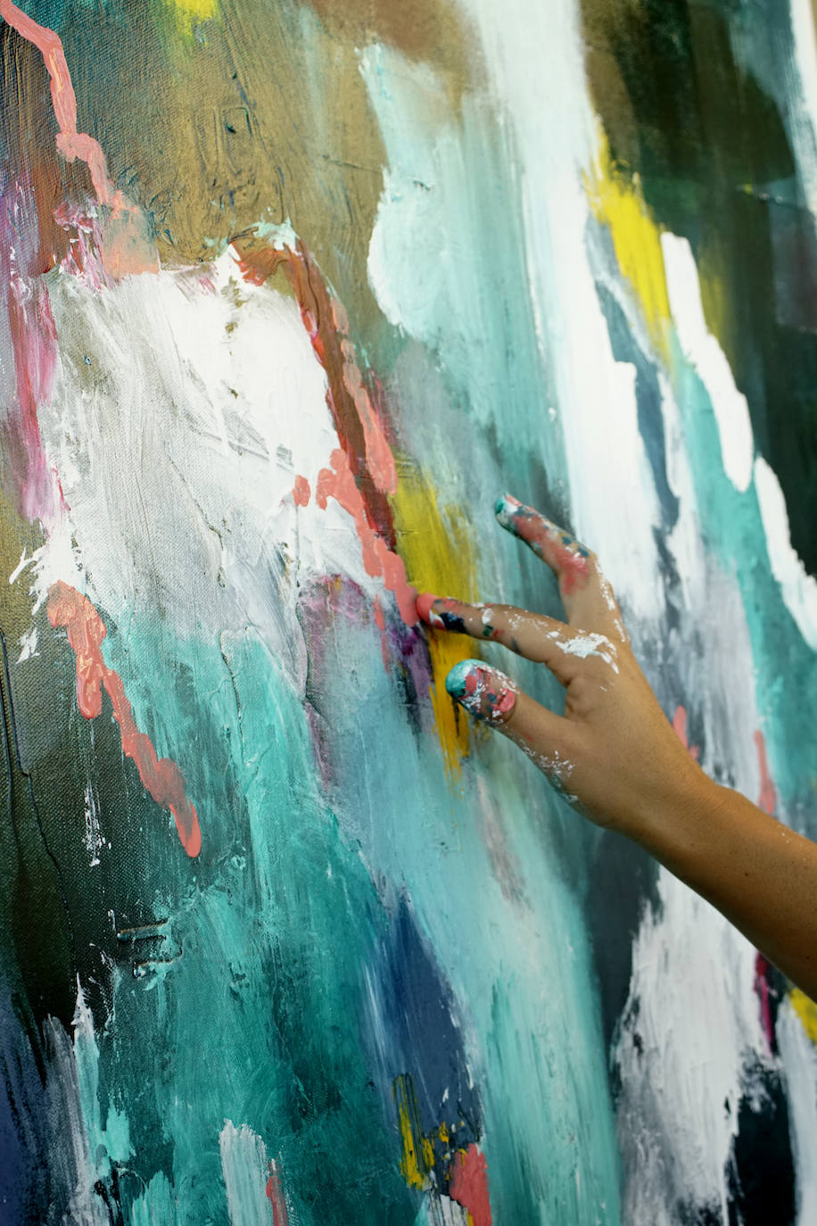 Elisa, la interiorista que llena las casas en Bizkaia de sus propias obras de arte