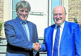 Carles Puigdemont y Andoni Ortuzar en la residencia de Waterloo donde se aloja el expresident catalán.