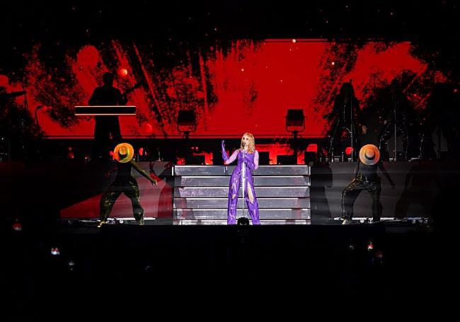 Minogue en plena acción.