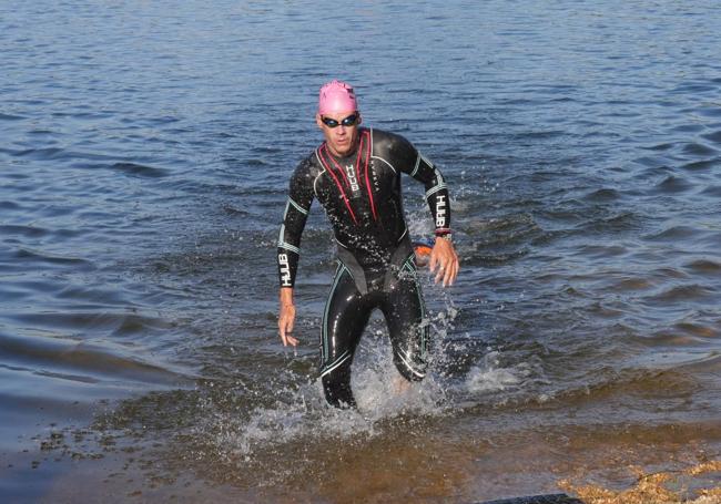 Richard Varga, el hombre récord, a la salida del pantano.