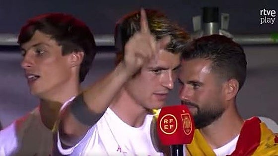 Morata y Rodri se vienen arriba en la celebración: «Gibraltar es español, español...»
