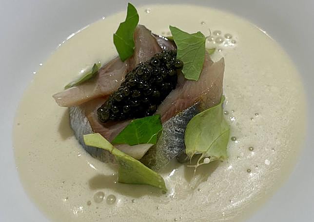 Sardinas Lomana, con un picante gazpachuelo marino de quitarse el sombrero.