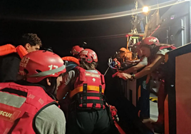 El Aita Mari ha rescatado a 34 personas esta madrugada en el Mediterráneo.