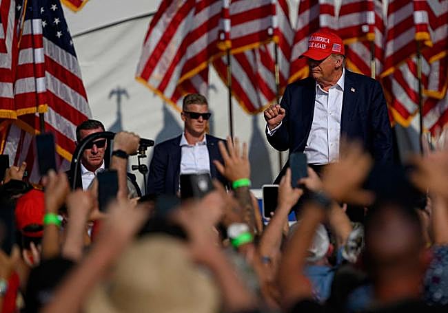 Trump, antes del disparo.