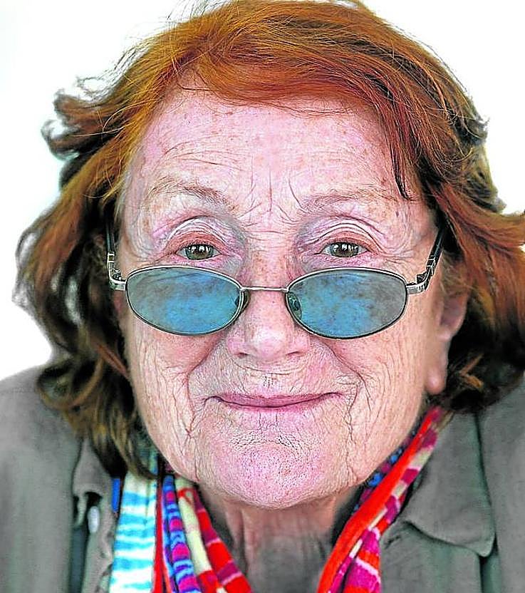 Rosa Regàs, en su casa de Palafrugell en 2013.