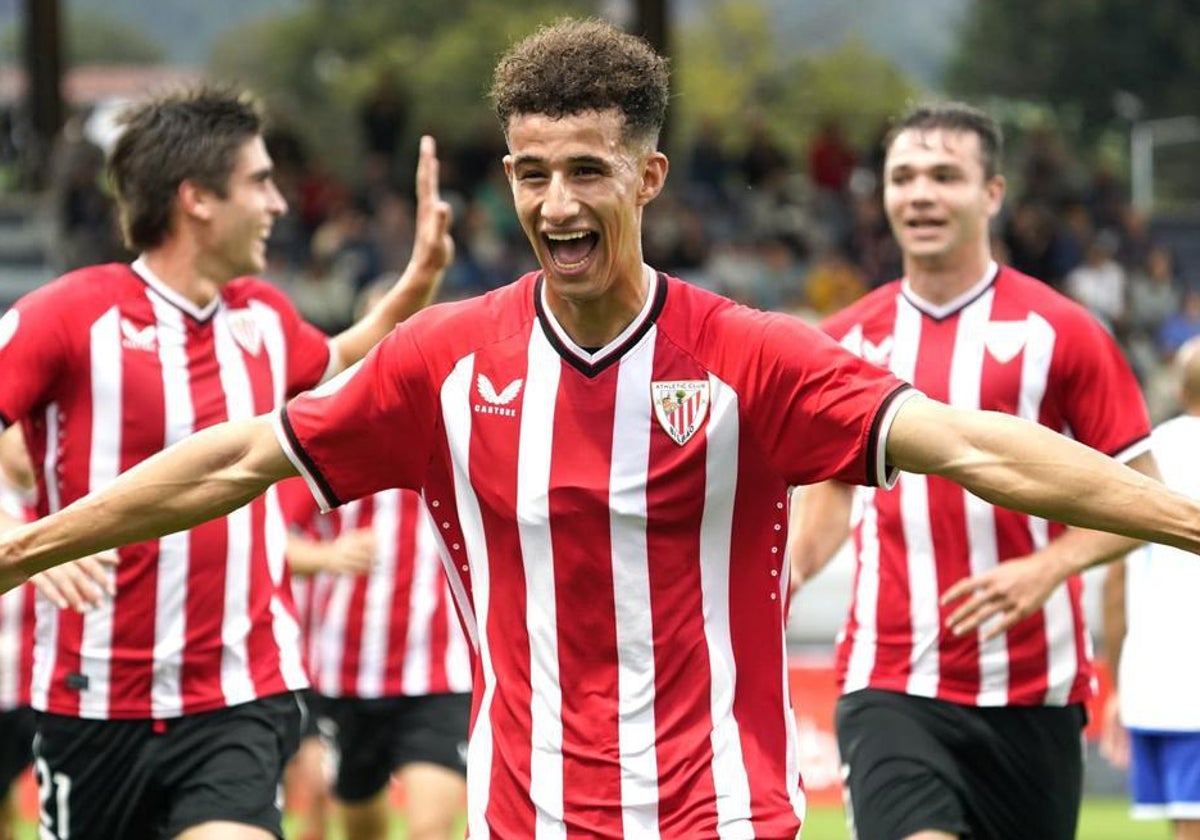 Aymane Jelbat celebra uno de los dos goles que ha marcado en el Bilbao Athletic.