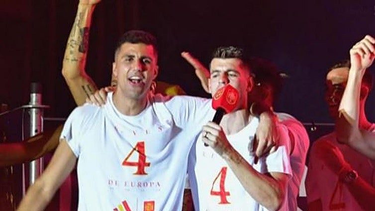 La UEFA investiga a Rodri y Morata por los cánticos de «Gibraltar es español»