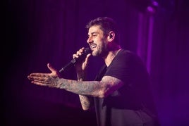 Melendi durante el concierto en el Festival Sonórica en Castro-Urdiales.