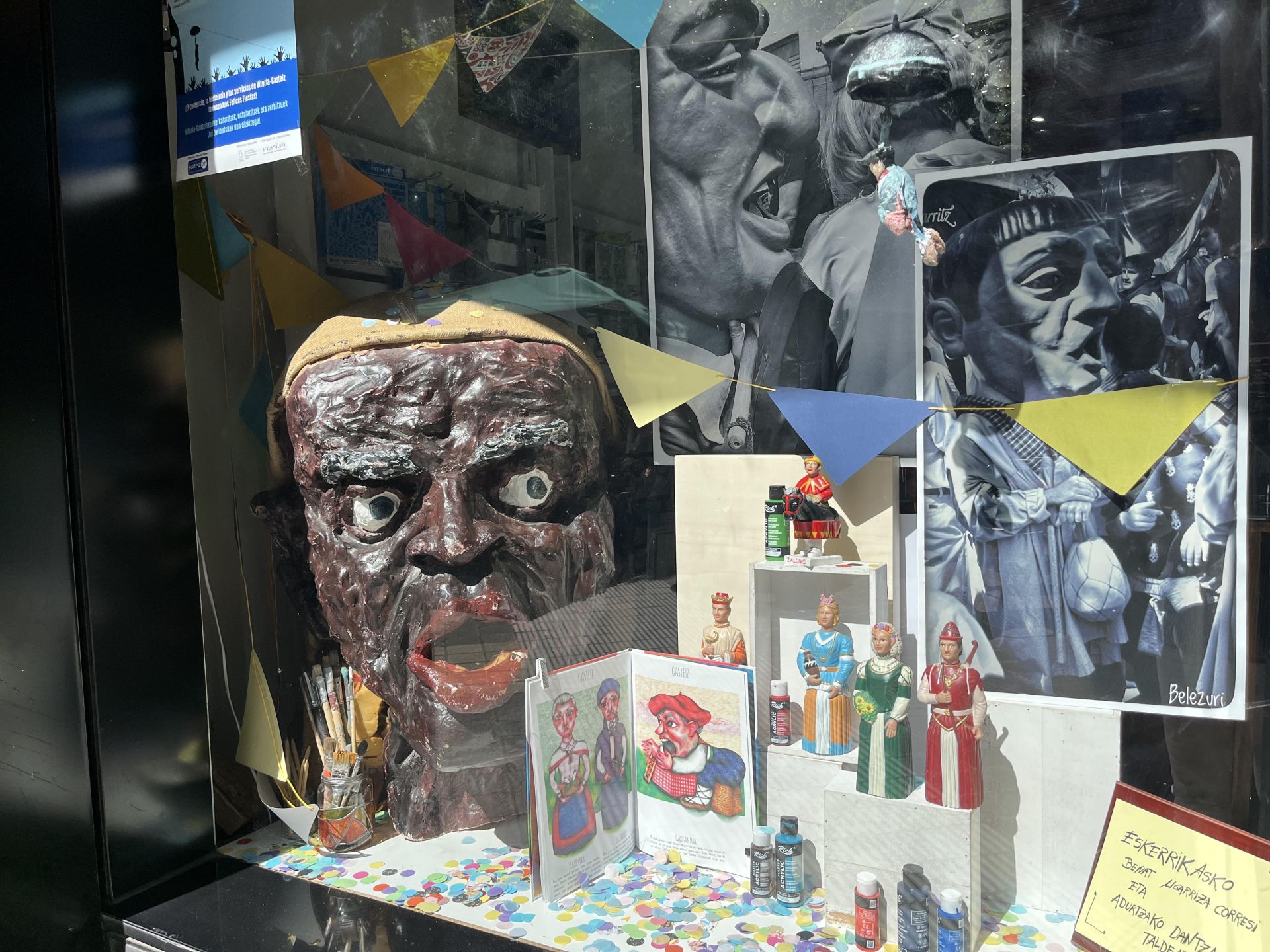 Artis Kreativa (Siervas de Jesús, 27)