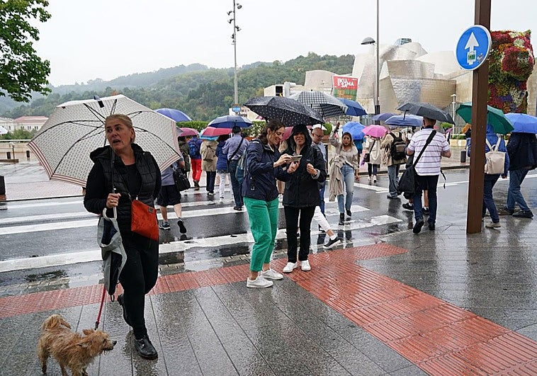 Cambio brusco del tiempo este fin de semana en Euskadi: vuelve la lluvia y bajan las temperaturas