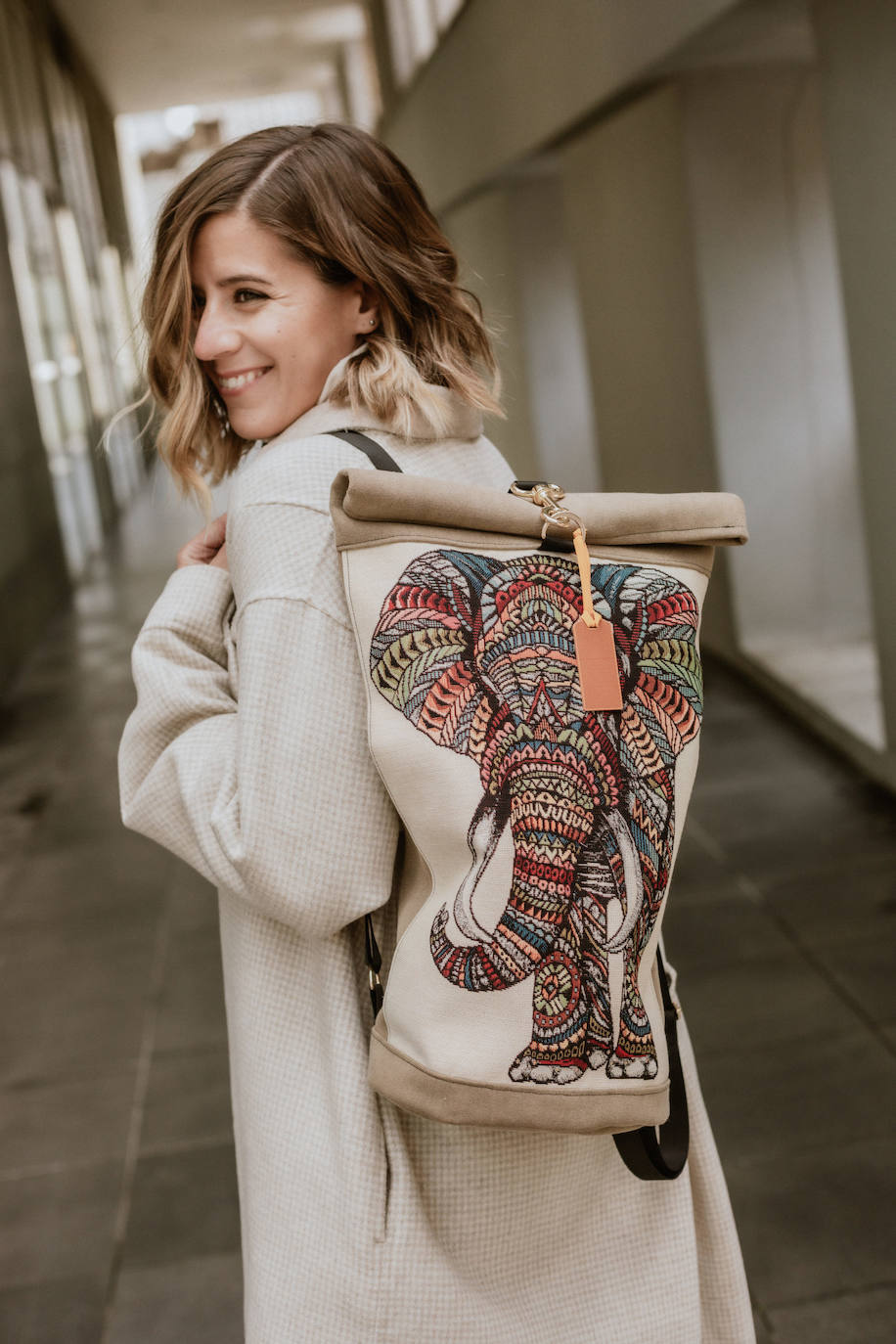 Las originales mochilas que crean las hermanas de Santurtzi Sandra y Marta Llano, fundadoras de la firma Kb Sisters.