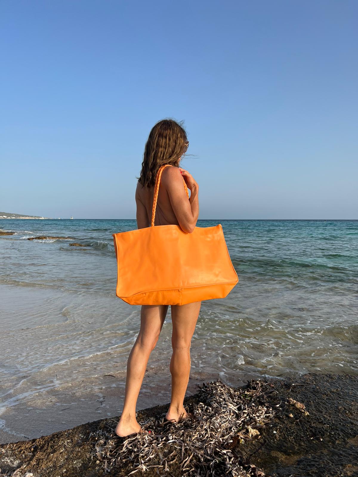 Los bolsos que diseña Itziar Barrutieta bajo su firma Tietalo aseguran muchos y largos veranos por su estilo atemporal. 