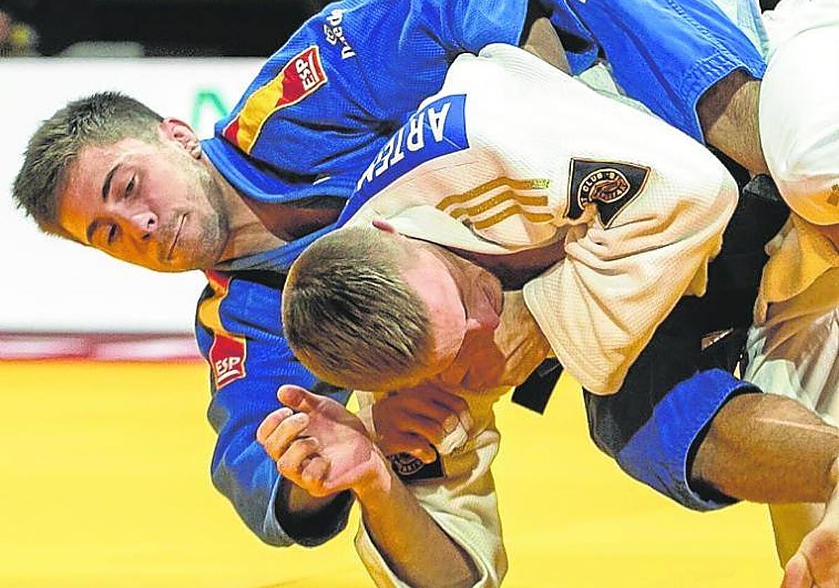 Fran Garrigós, en una pelea en el Europeo de judo.