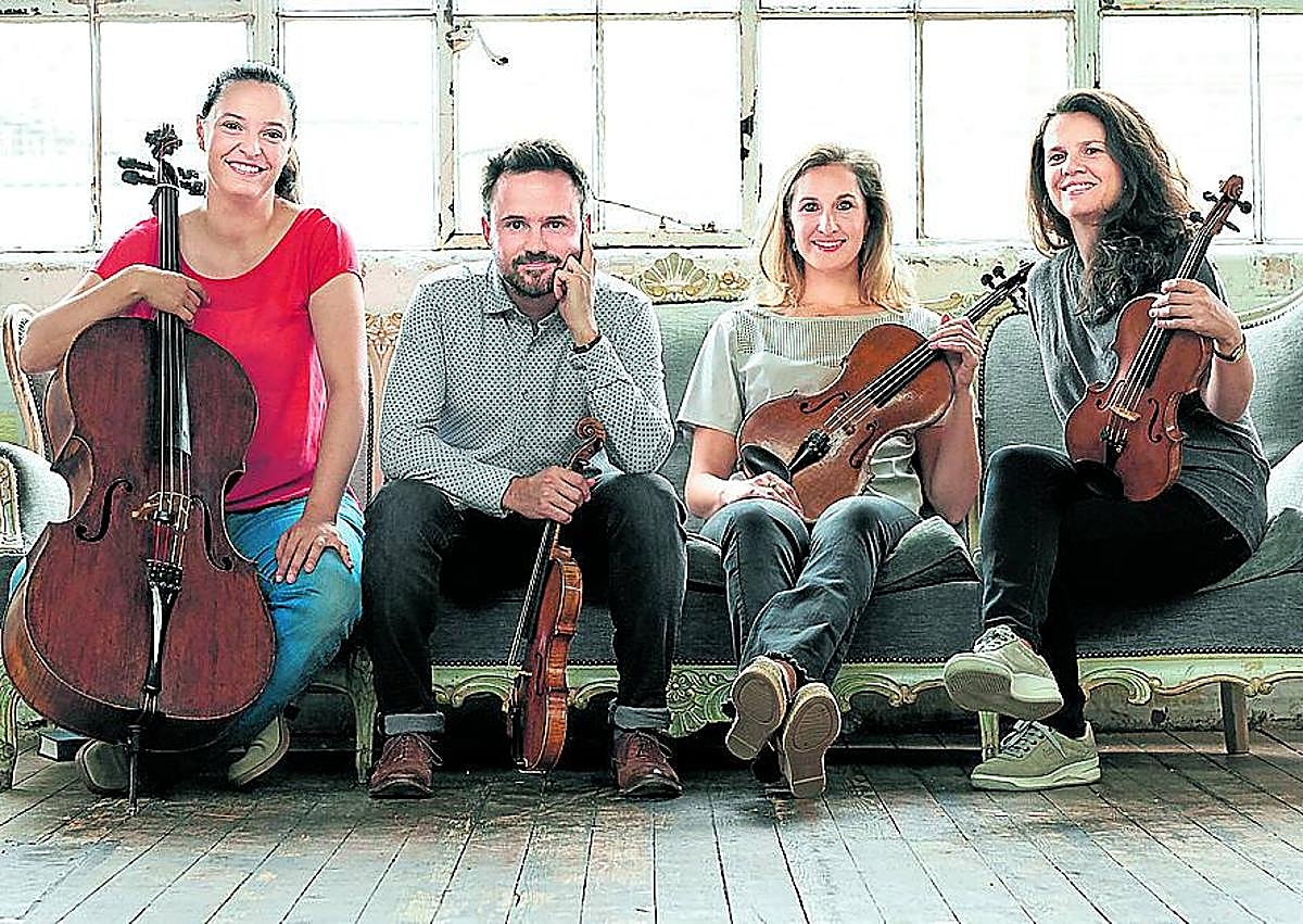 Imagen secundaria 1 - 1- 'Folia' de Compagnie Käfig mezcla el baile contemporáneo con música popular, barroca y hip hop. 2- Elias String Quartet actuará en el ciclo de música de cámara de San Telmo el 7 de agosto. 3-Ivan Fischer dirigirá a la Budapest Festival Orchestra tanto en San Sebastián (17 y 18 de agosto) como en Santander (19).