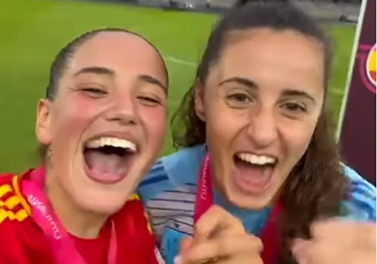 Gil y Vicario, con sus medallas de campeonas de Europa.