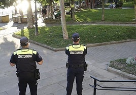 Dos policías municipales heridos tras ser rociados con un spray pimienta en las fiestas de Algorta