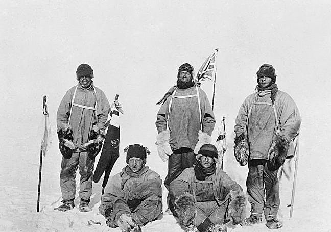 Los cinco miembros de la expedición al Polo Sur de 1912, de izq a dch: E.A Wilson, H.R Bowers, Robert Falcon Scott, Taff Evans y L. Oates.