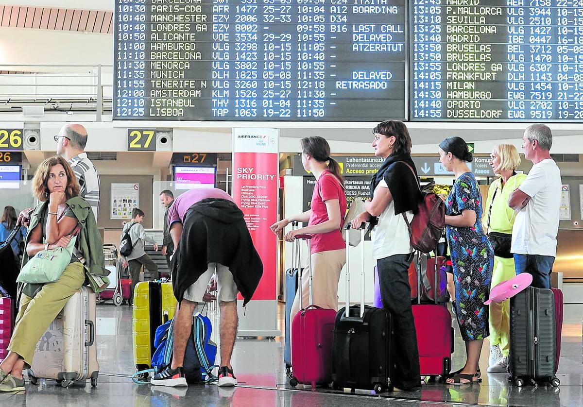 El aeropuerto de Loiu tiene 141 vuelos programados para hoy.