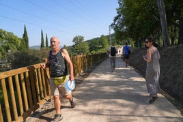 El parque lineal ya se esta usando entre el refor y el poligono de Saratxo.