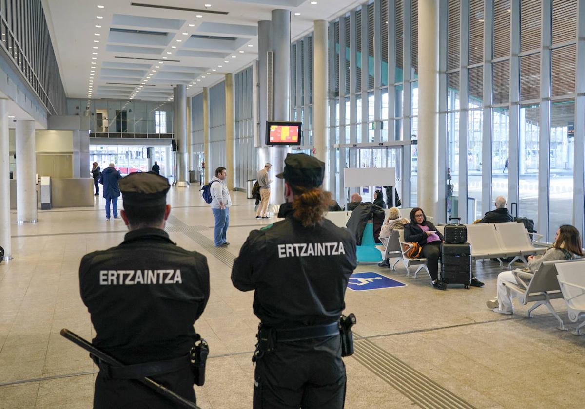 Agreden sexualmente a una joven en el autobús de Vitoria a Ermua