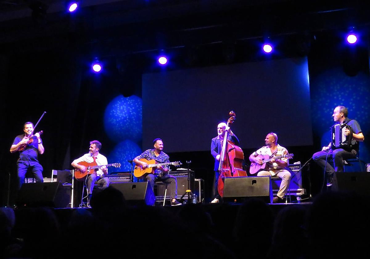 En sexteto en 'Honeysuckle Rose' de Fats Waller