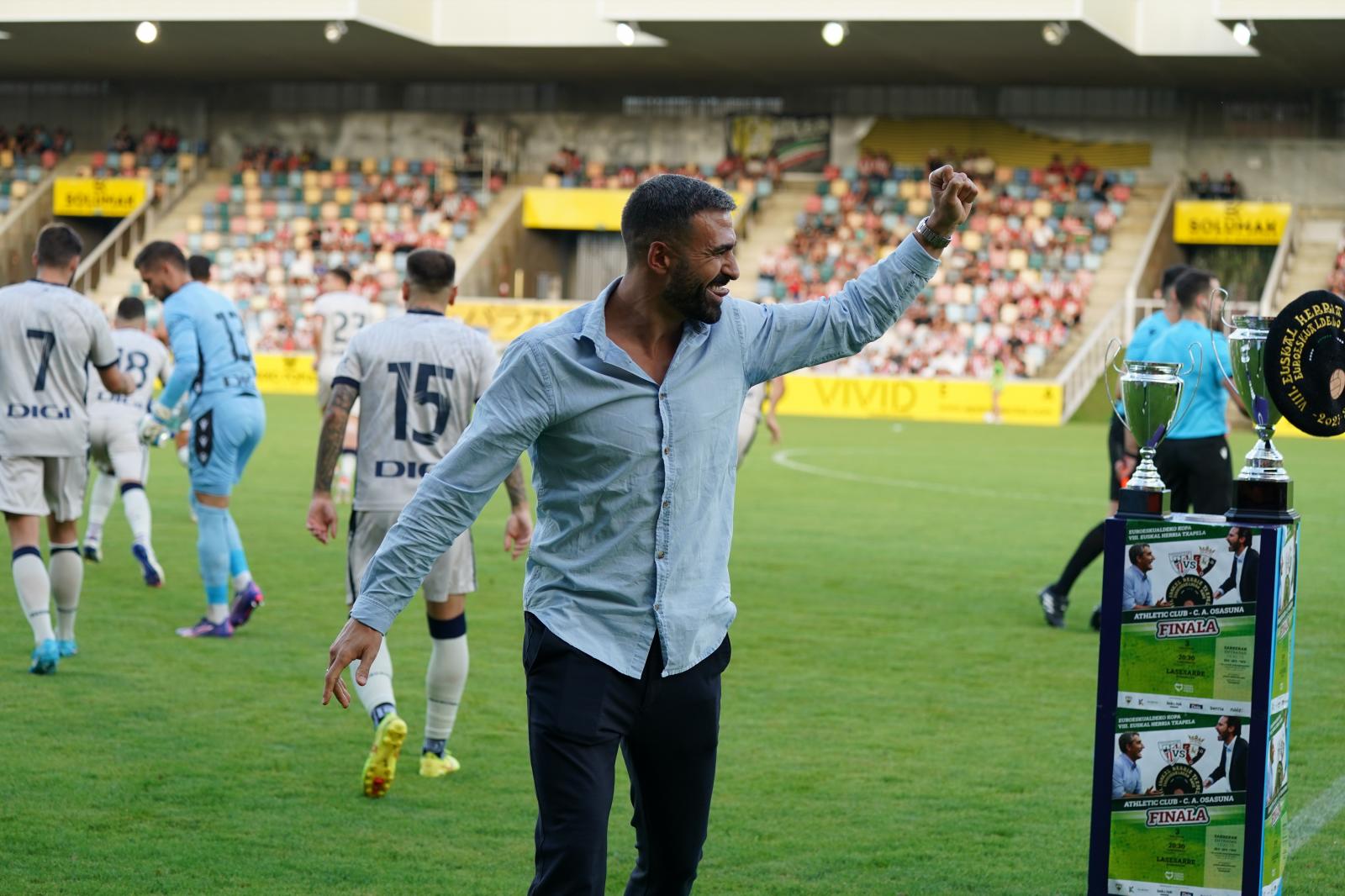 Balenziaga agradece el cariño al público de Lasesarre.
