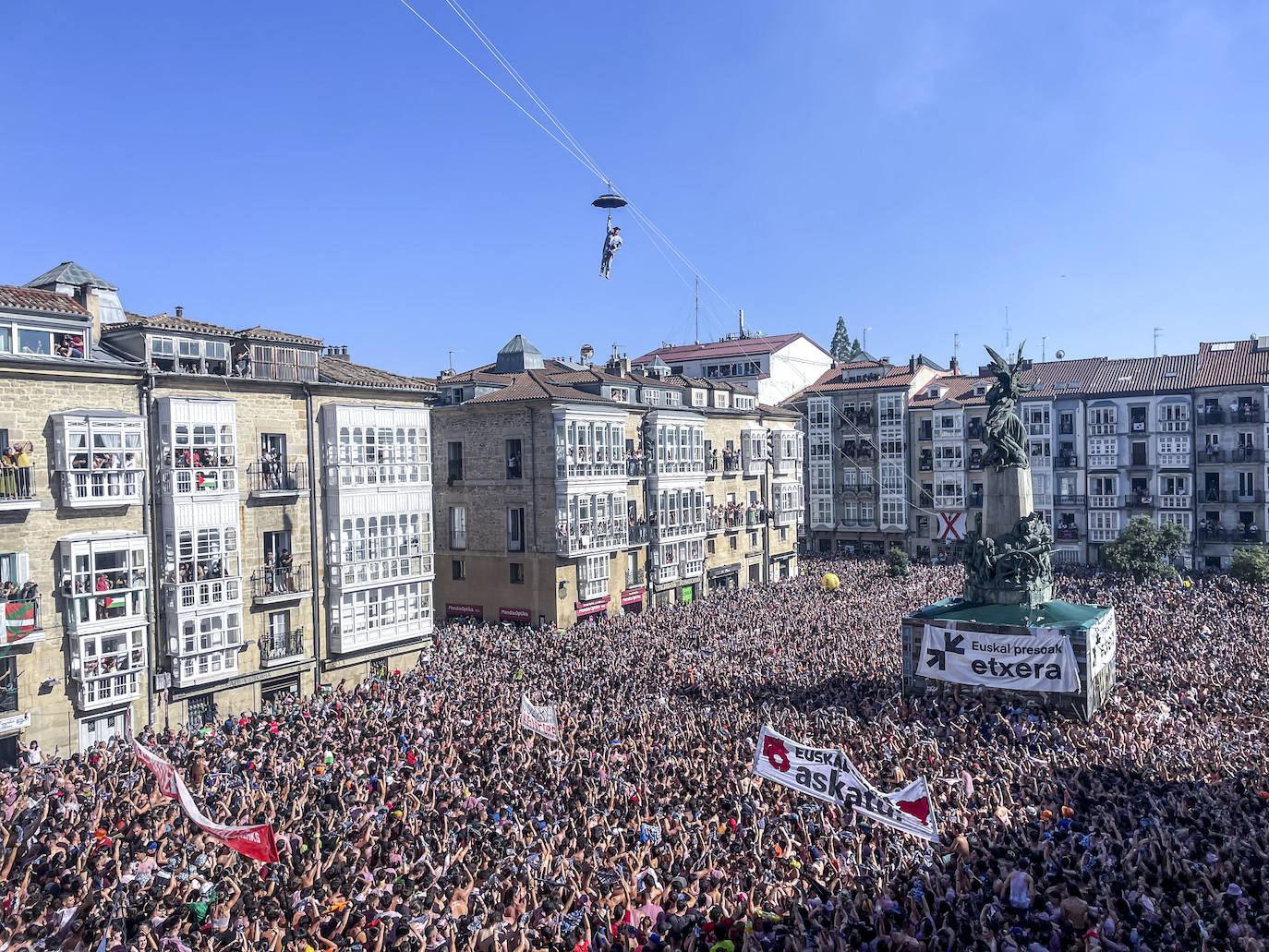 Búscate en la Bajada de Celedón