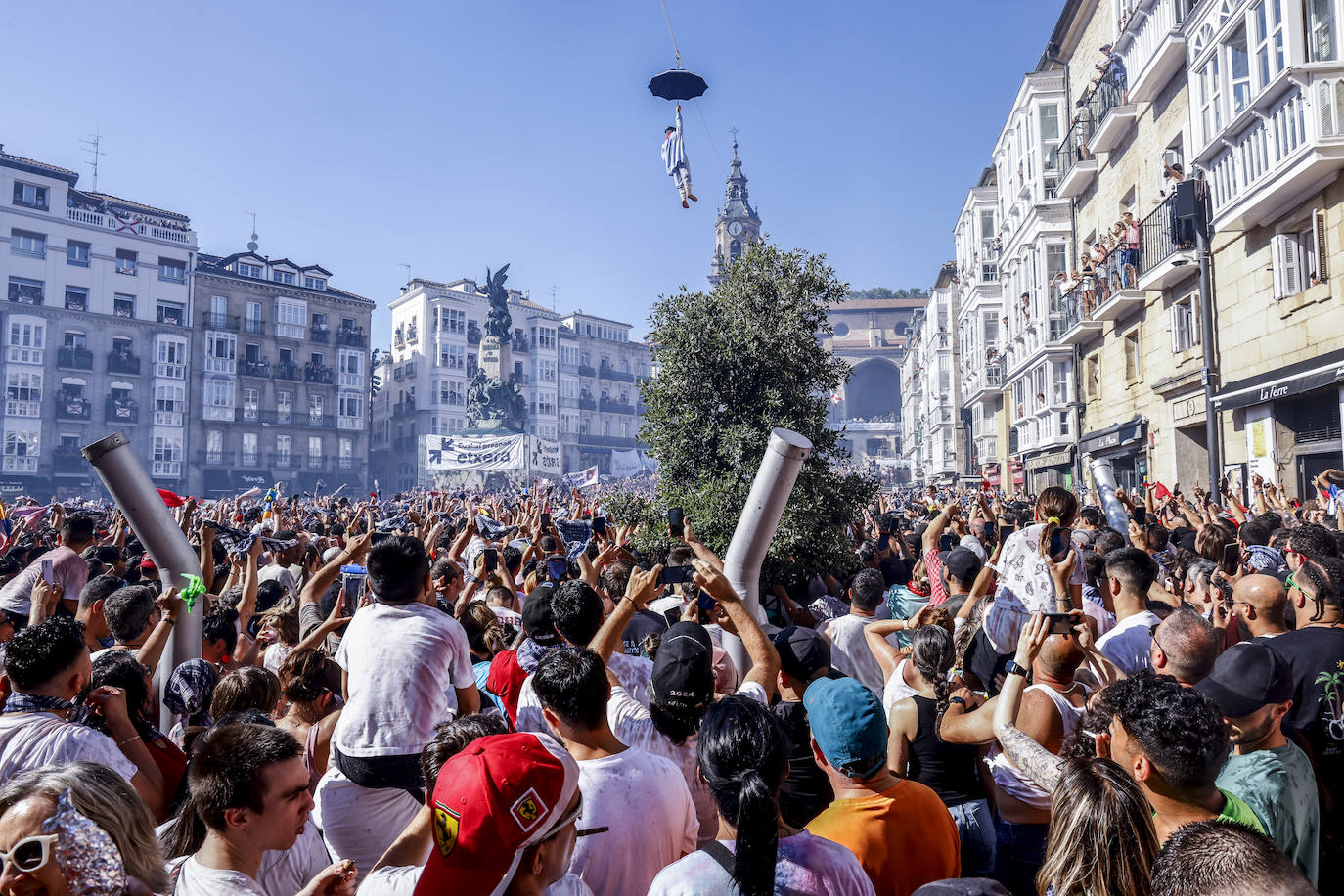 Búscate en la Bajada de Celedón