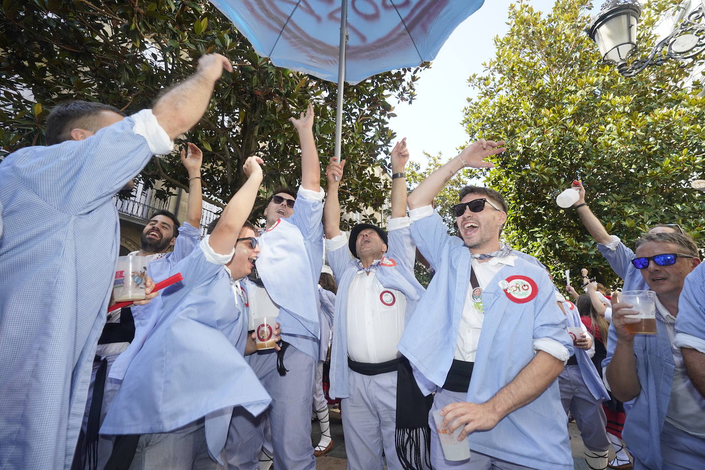 El primer paseíllo de fiestas de Vitoria, en imágenes