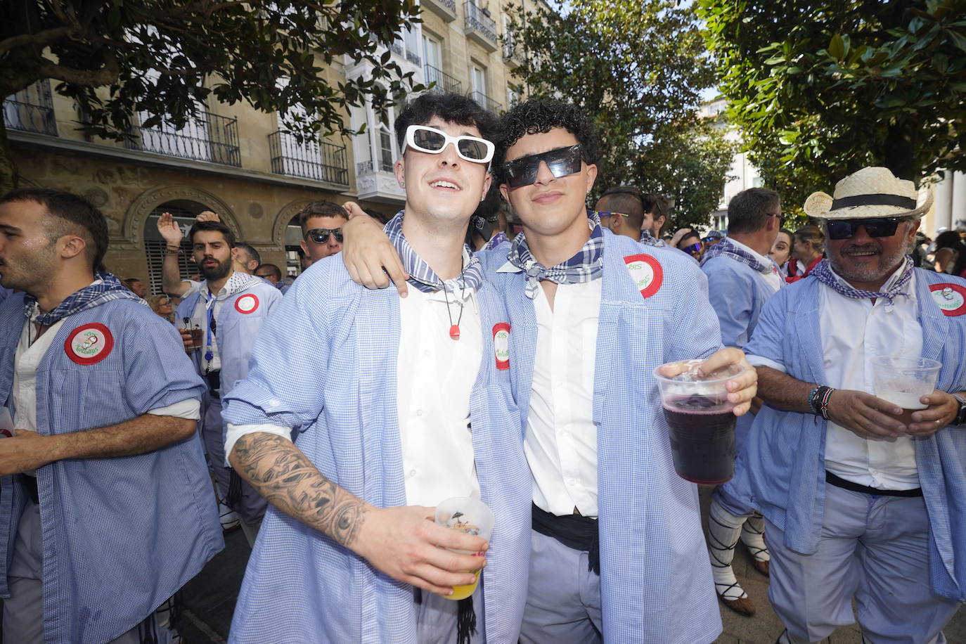 El primer paseíllo de fiestas de Vitoria, en imágenes